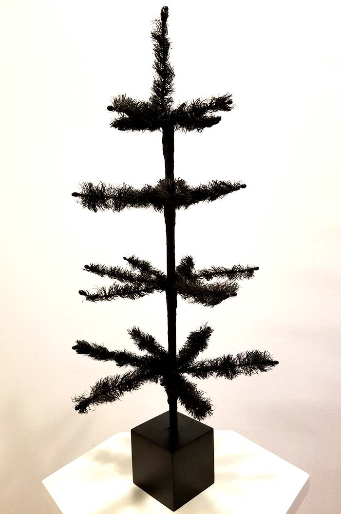 Joggles Small Black Feather Tree 